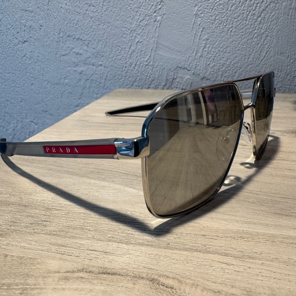 Men’s Prada sunglasses - Picture 4 of 6